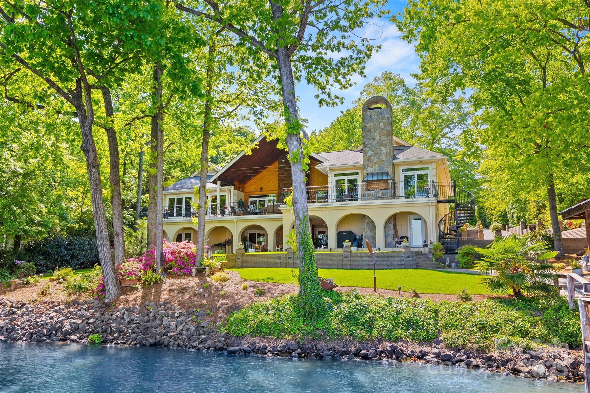 Property Photo: 16 Sunrise Point Court SC 29710