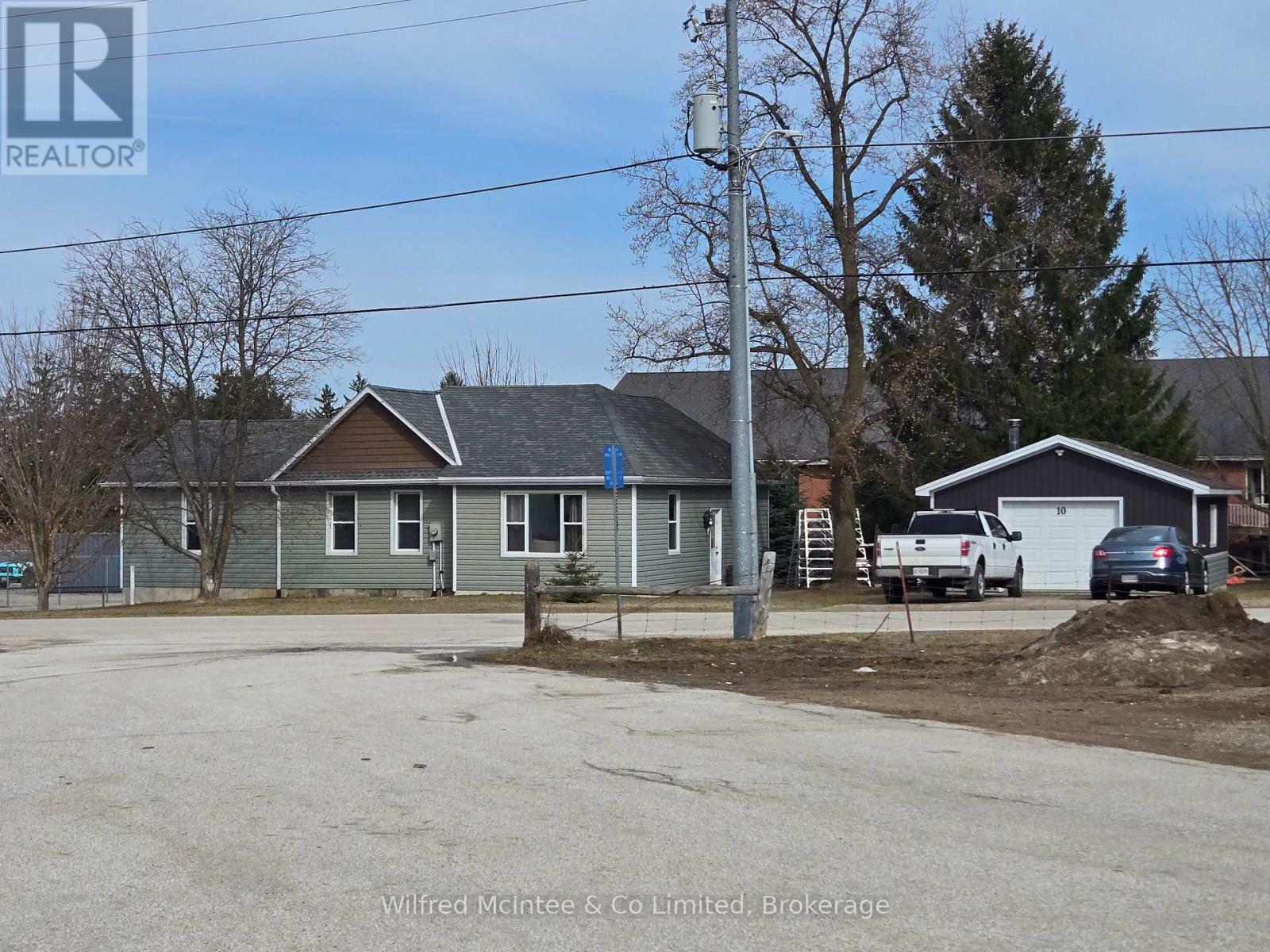 Property Photo: 10 Wallace Street ON N0G 2V0