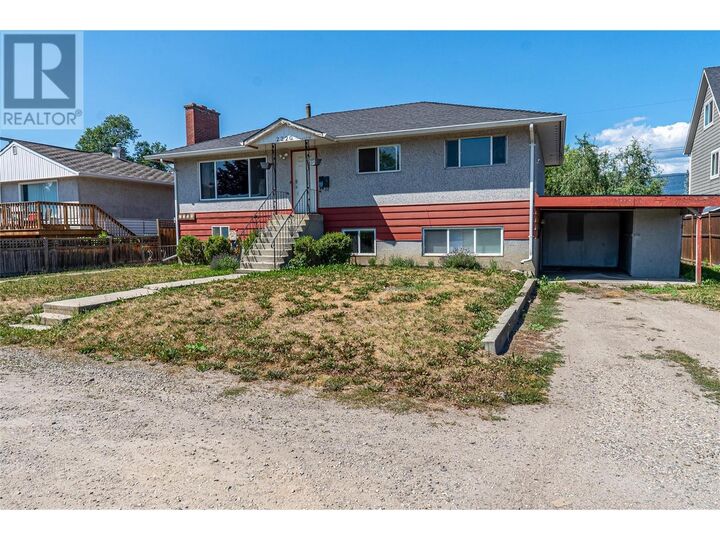 Photo de la propriété:  2220 Burnett Street  BC V1Y 2T6 