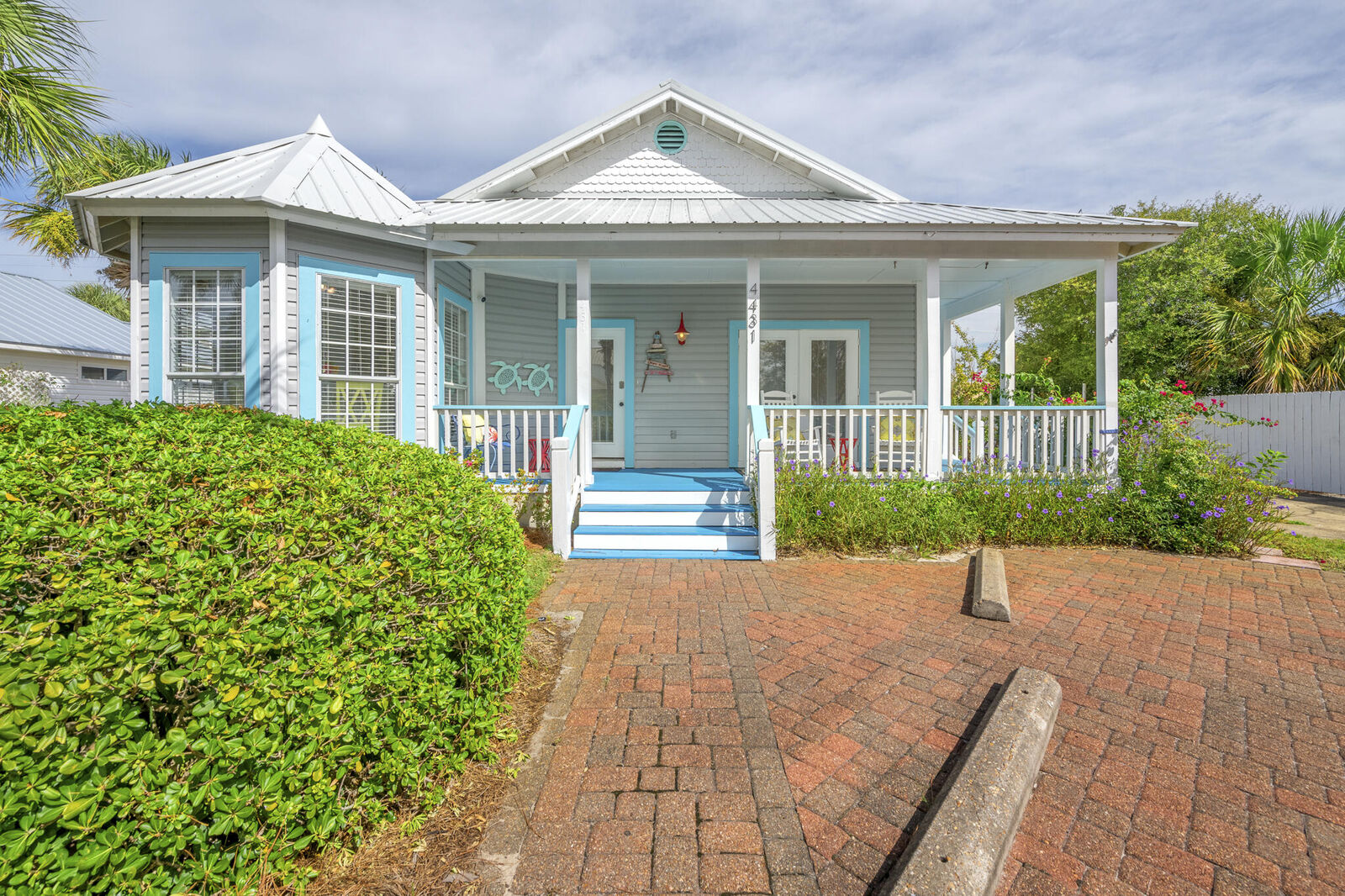 Property Photo:  4431 Luke Avenue  FL 32541 