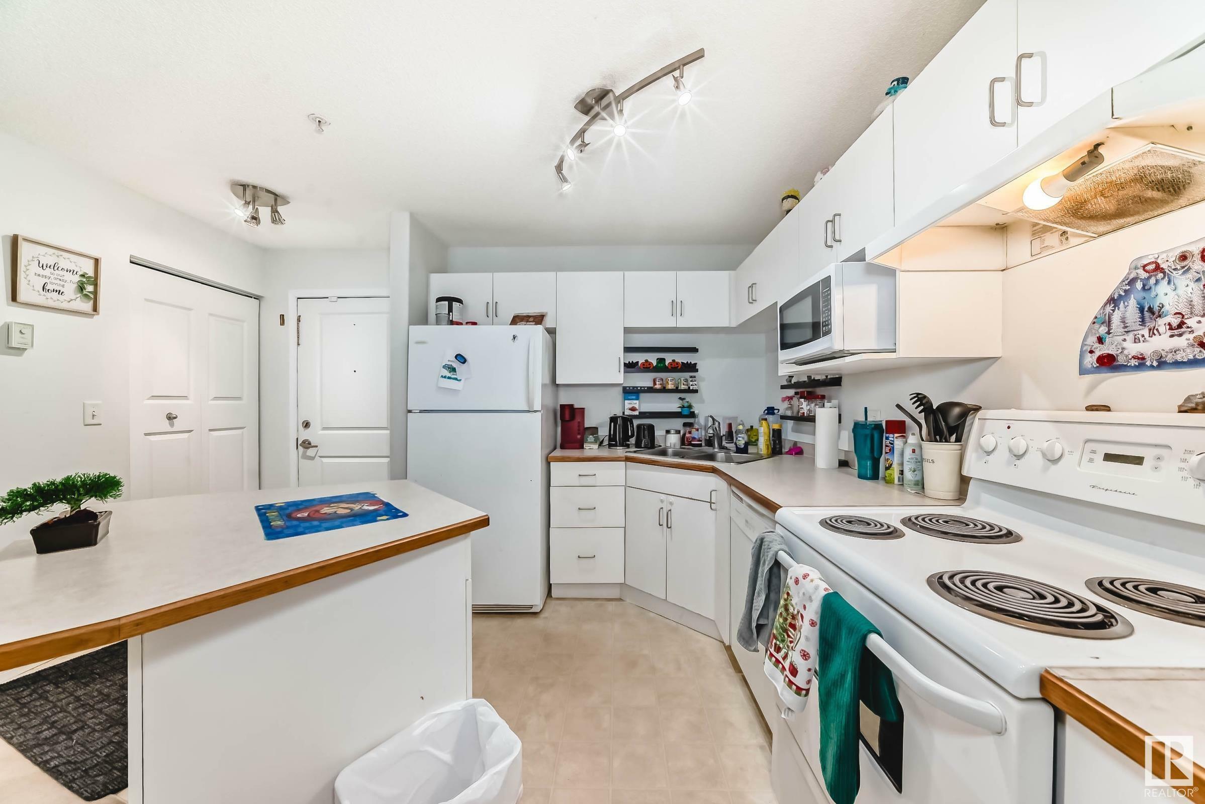 Photo de la propriété: 16221 95 Street NW 112 AB T5H 4L9