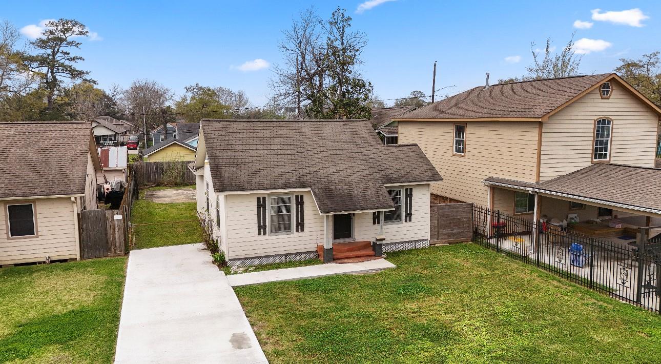 Property Photo: 4719 Hain Street TX 77009