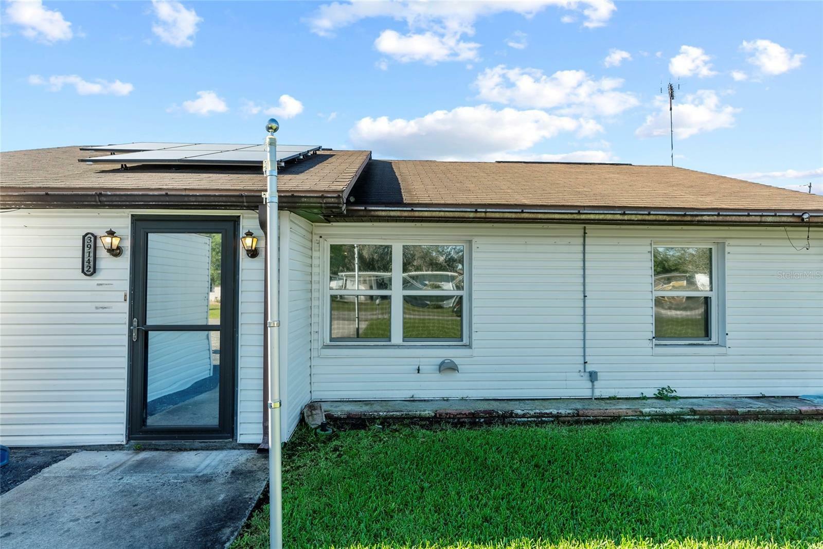 Property Photo: 39142 Kendell Drive FL 33542