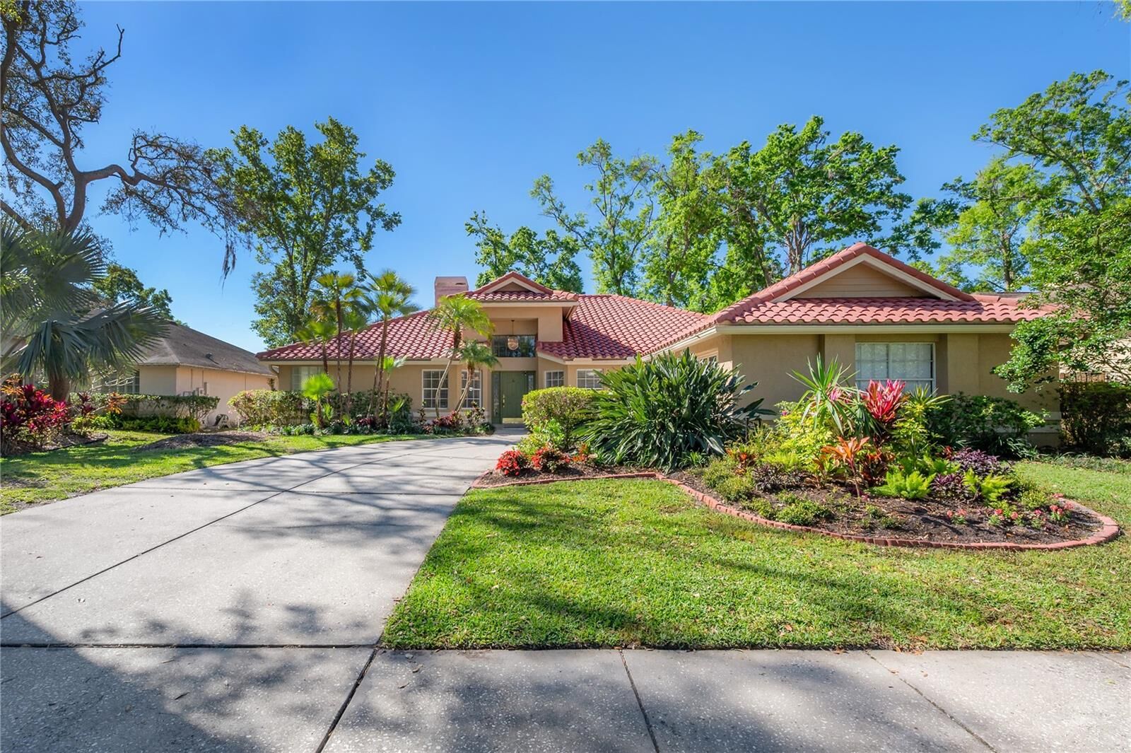 Property Photo:  505 Stratfield Drive  FL 33549 