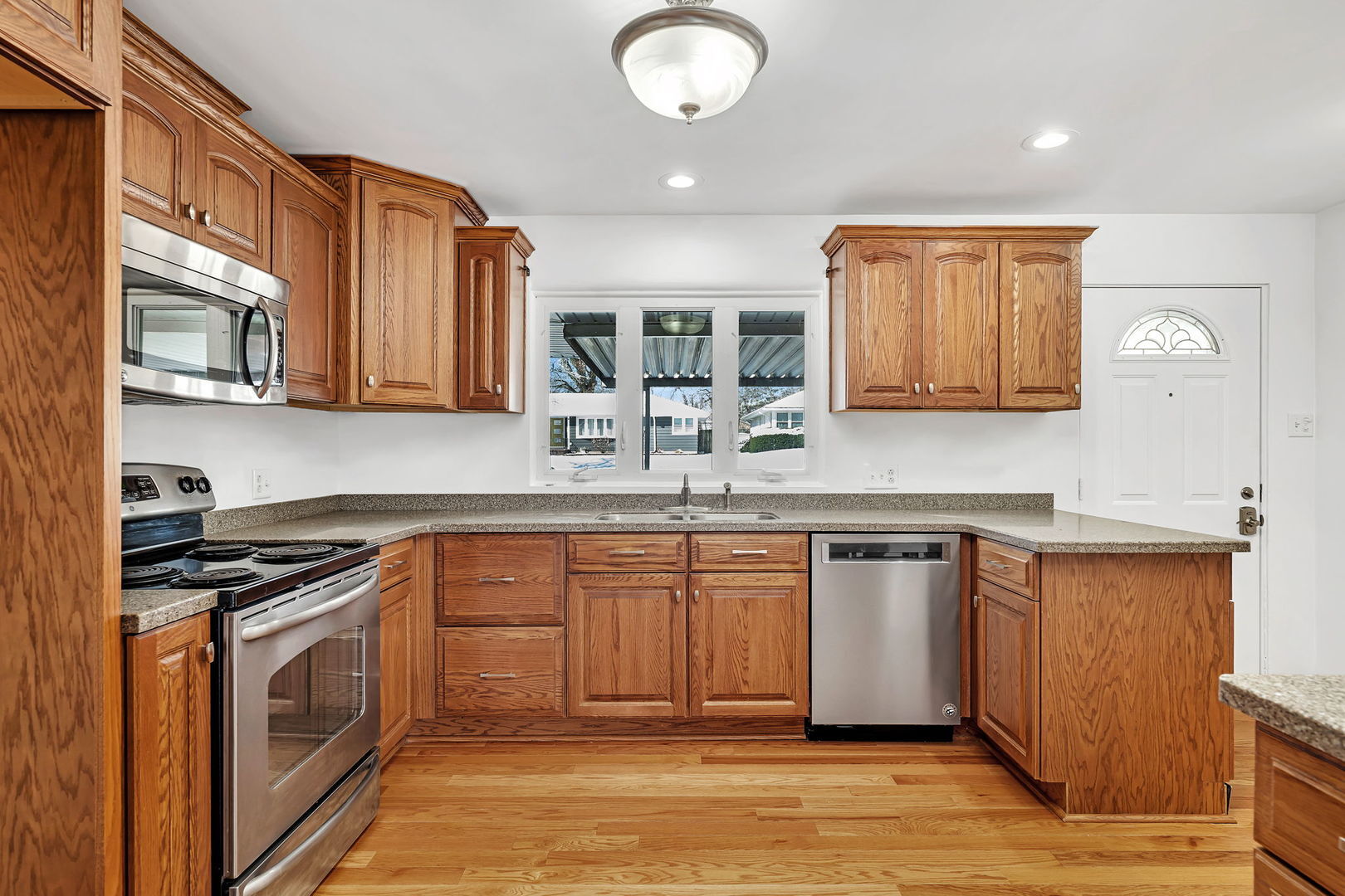 Property Photo: 1511 Caton Avenue IL 60435