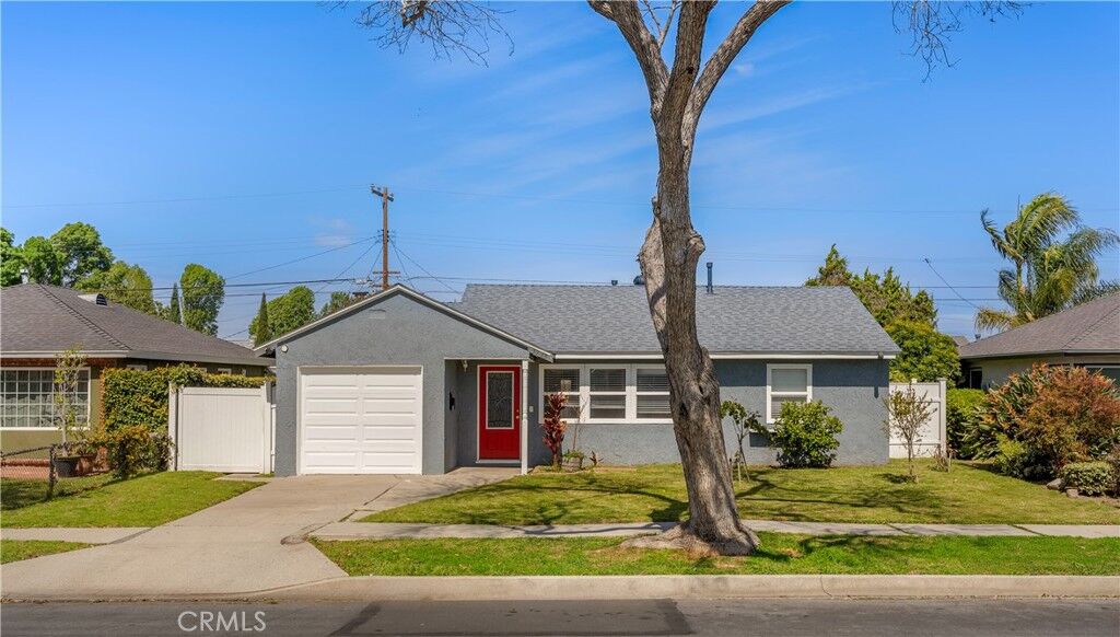 Property Photo: 3713 E La Jara Street CA 90805