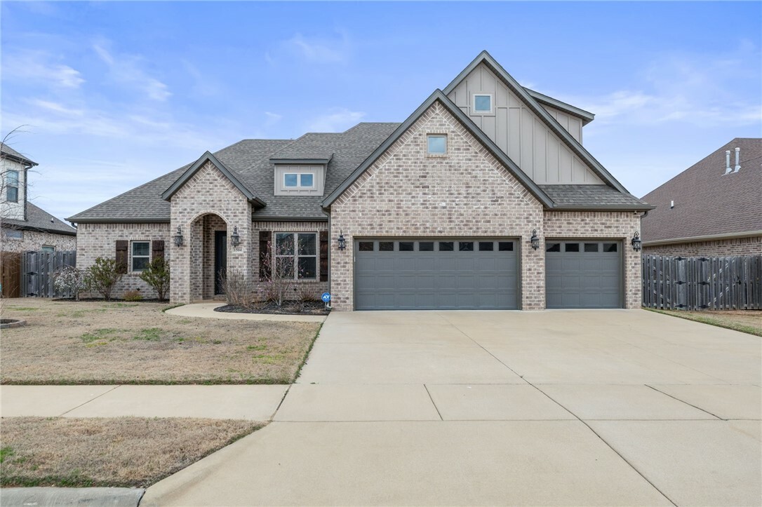 Property Photo: 1504 Ridgewood Avenue AR 72745