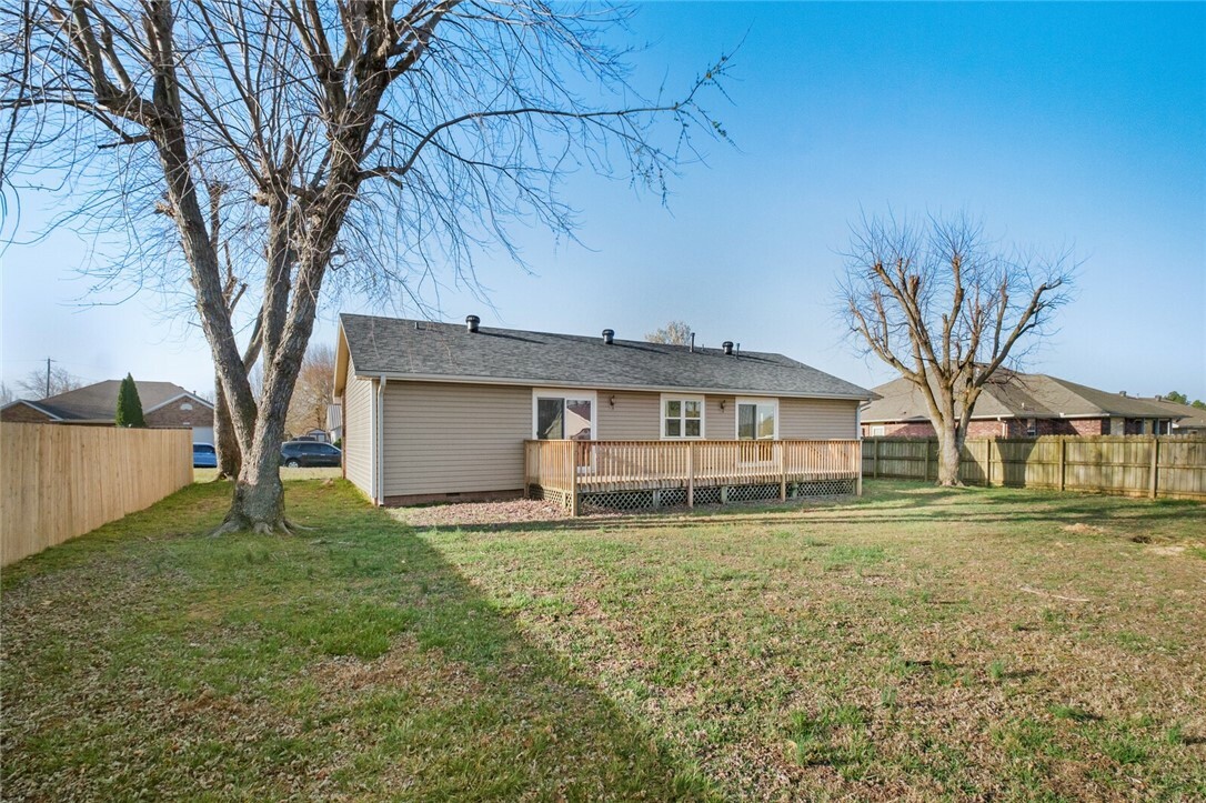 Property Photo: 1105 E Linden Street AR 72756