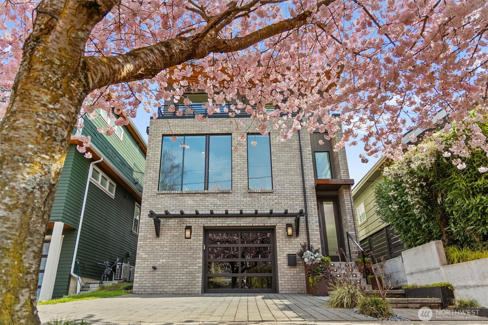 Property Photo: 2660 9th Avenue W WA 98119