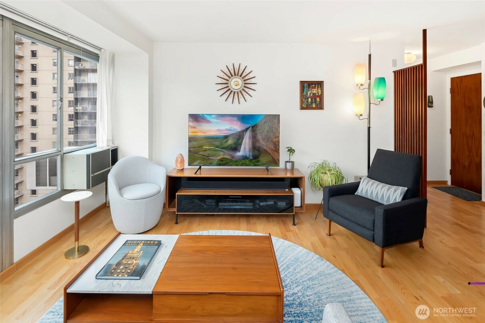 Property Photo: 1221 Minor Avenue 902 WA 98101