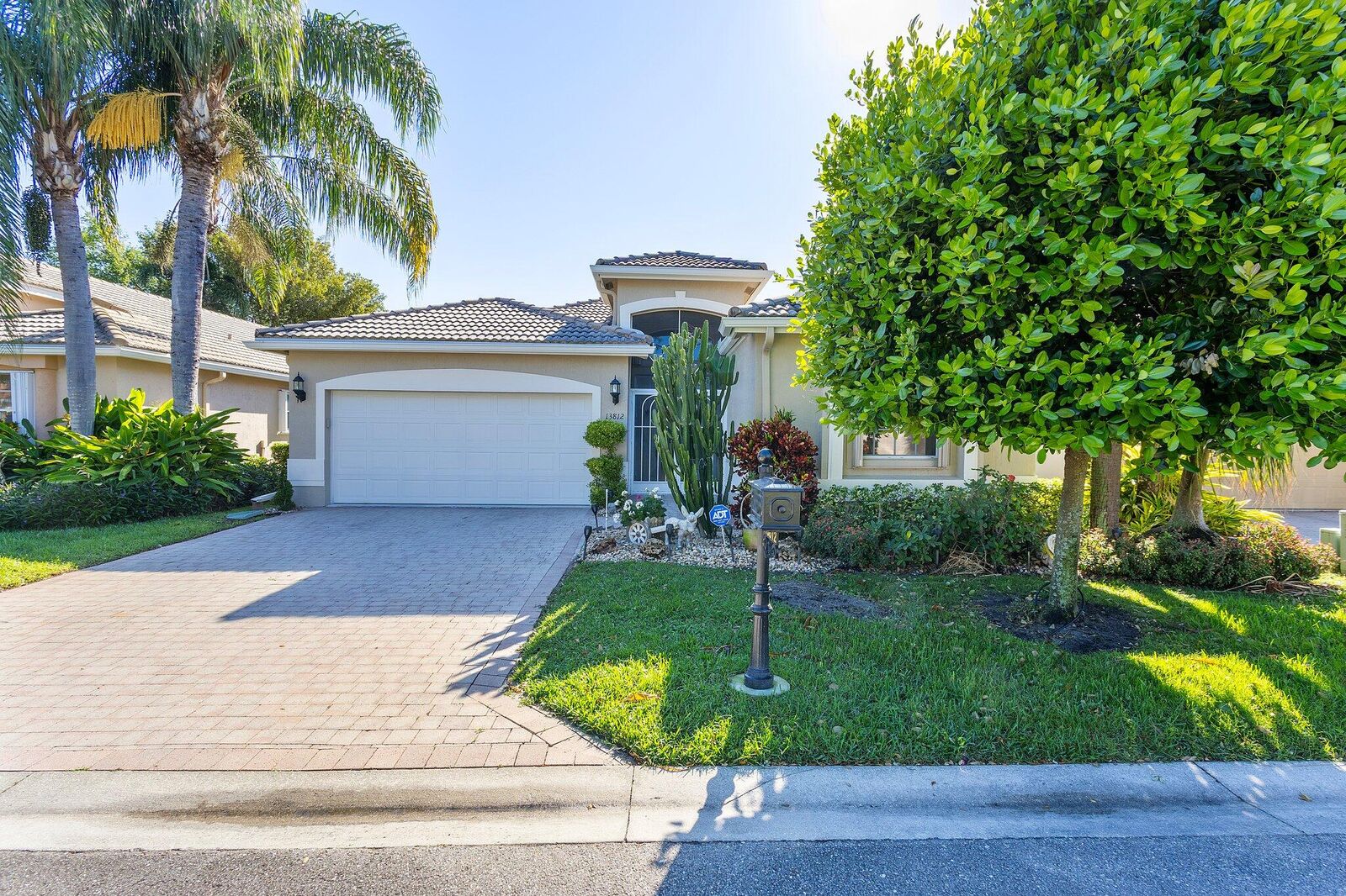 Property Photo: 13812 Via Perugia FL 33446