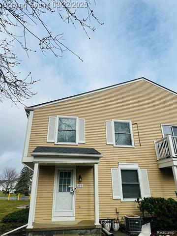 Property Photo: 295 Inlet N MI 48390