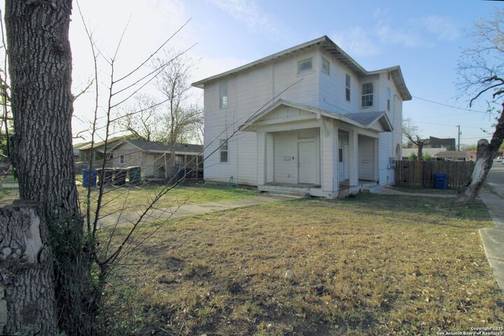 Property Photo:  1438 W Ridgewood Ct  TX 78201 
