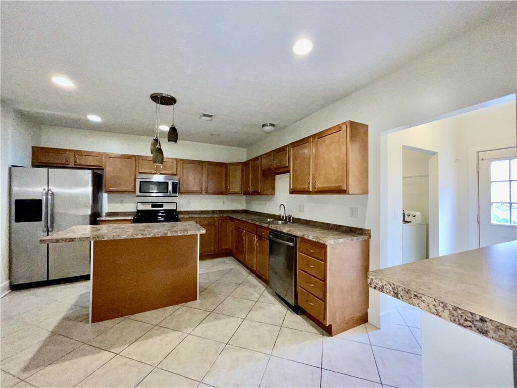Property Photo: 206 Hallock St PA 15211