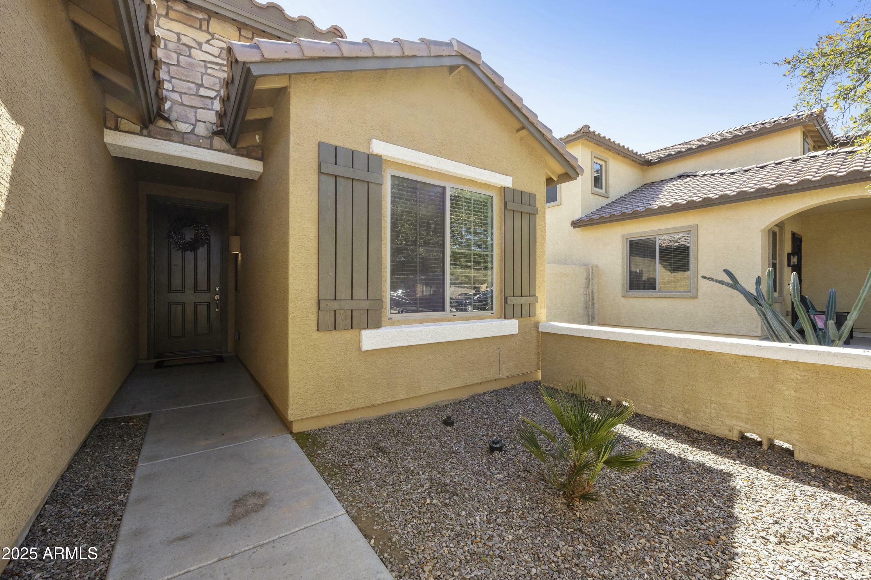 Property Photo: 895 E Furness Drive AZ 85297