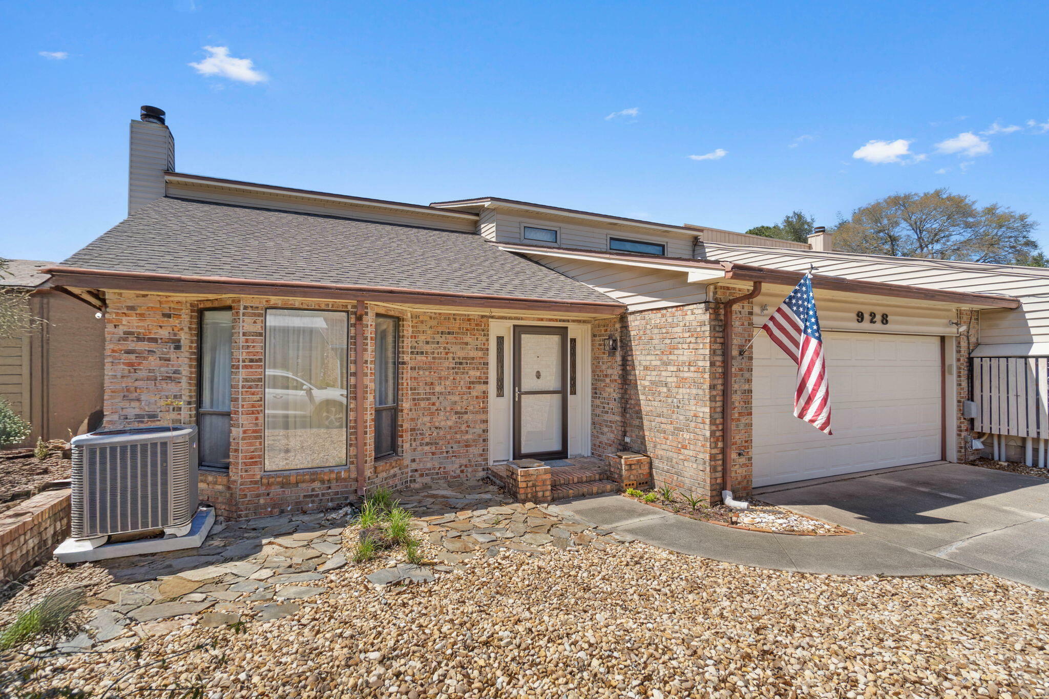 Property Photo: 928 Holbrook Circle FL 32547