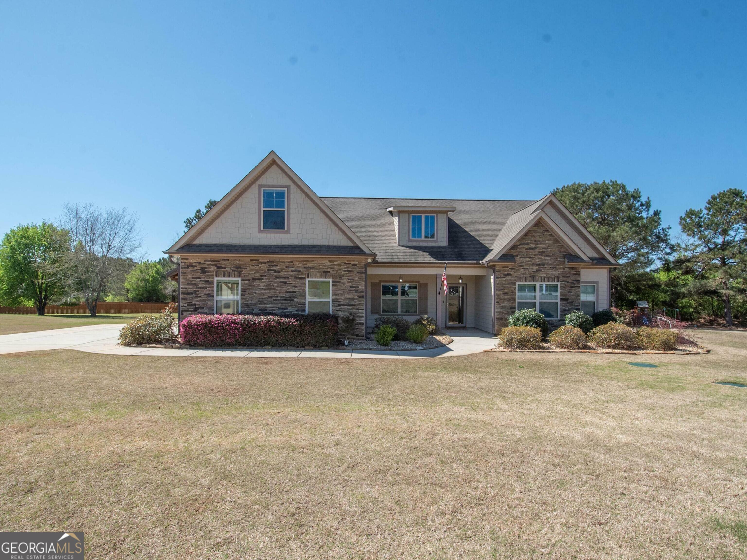 Property Photo: 39 Chatham Court GA 30292