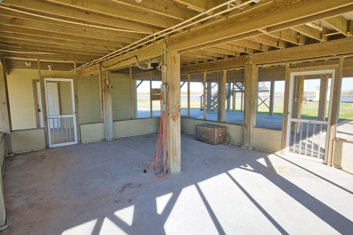 Property Photo: 1709 County Road 441D TX 77422