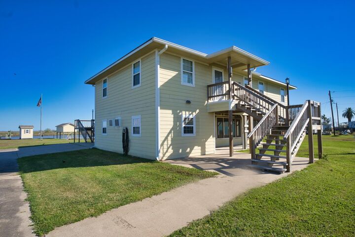 Property Photo:  1709 County Road 441D  TX 77422 