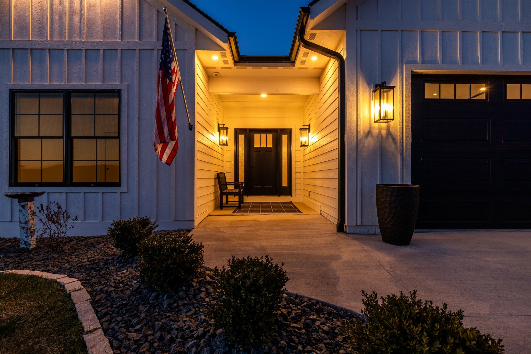 Property Photo: 918 Lakeview Drive IA 50219