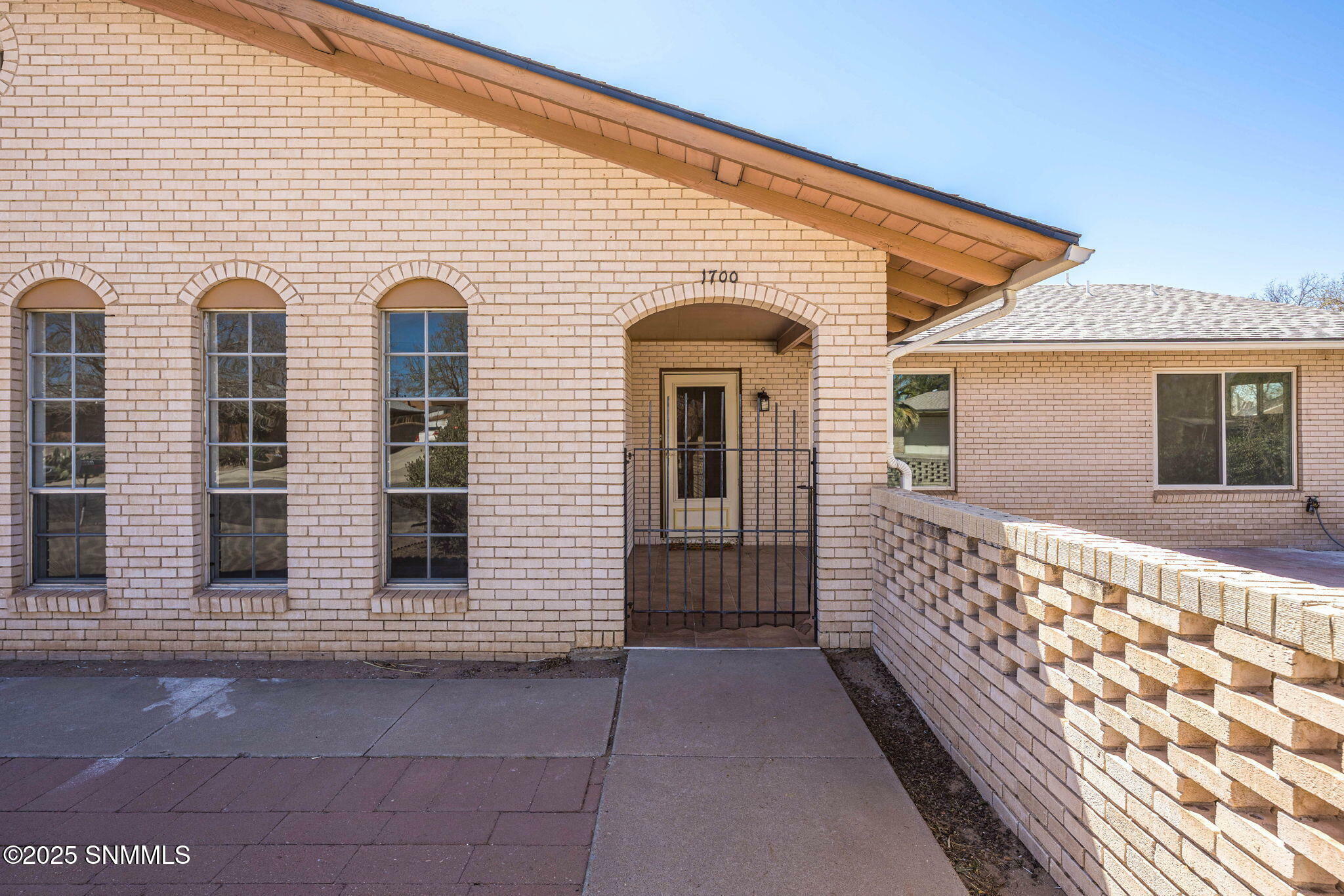 Property Photo: 1700 Altura Avenue NM 88001