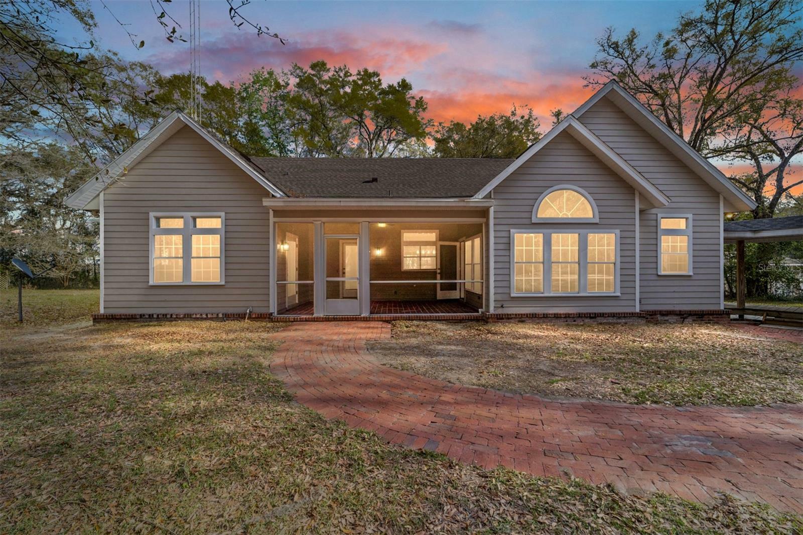 Property Photo: 17705 NW 138th Avenue FL 32615