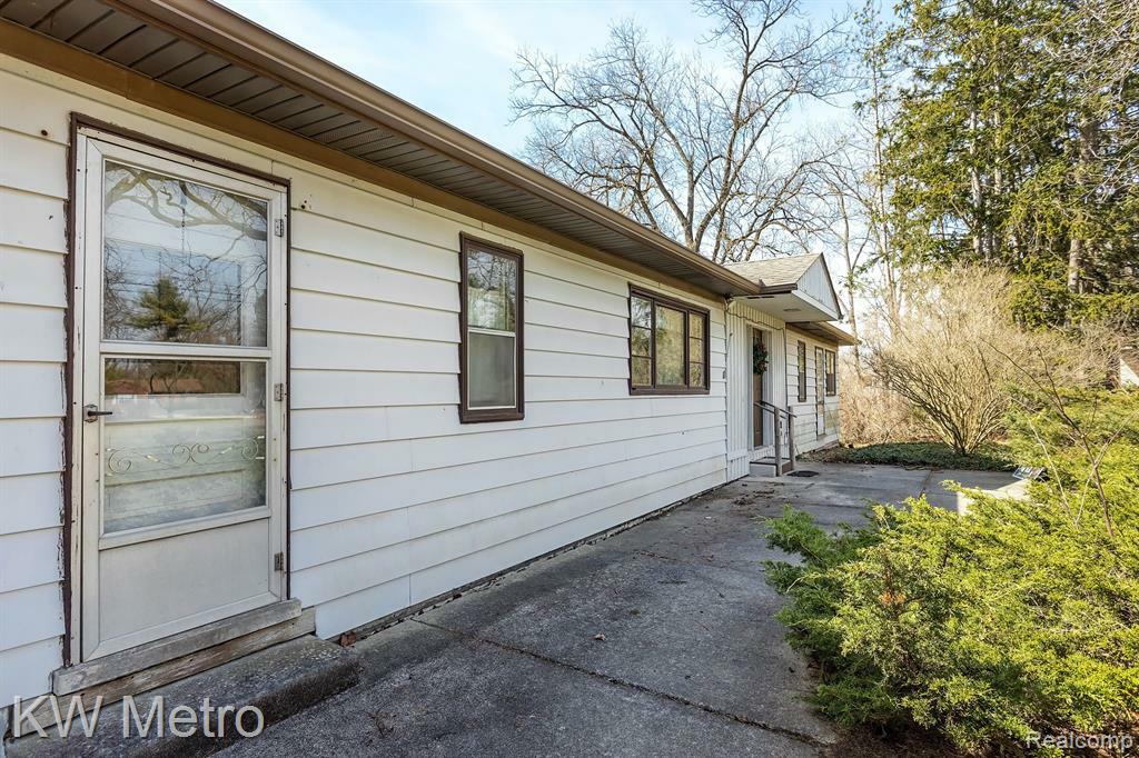 Property Photo: 49151 Ridge Court MI 48168 9293
