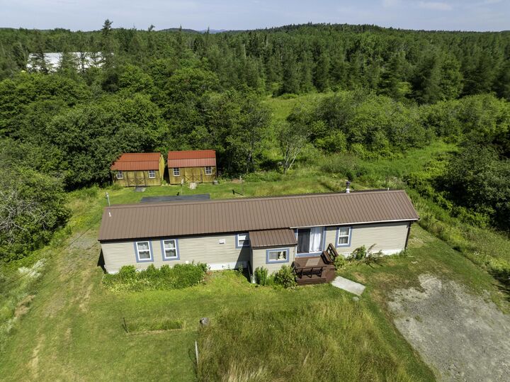 Property Photo:  457 County Road  ME 04652 