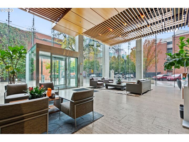 Property Photo: 1221 SW 10th Ave 914 OR 97205