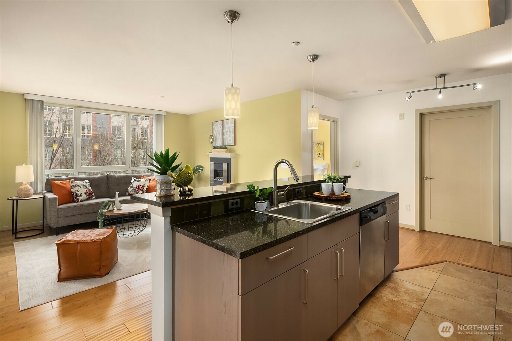 Property Photo: 1530 NW Market Street 401 WA 98107