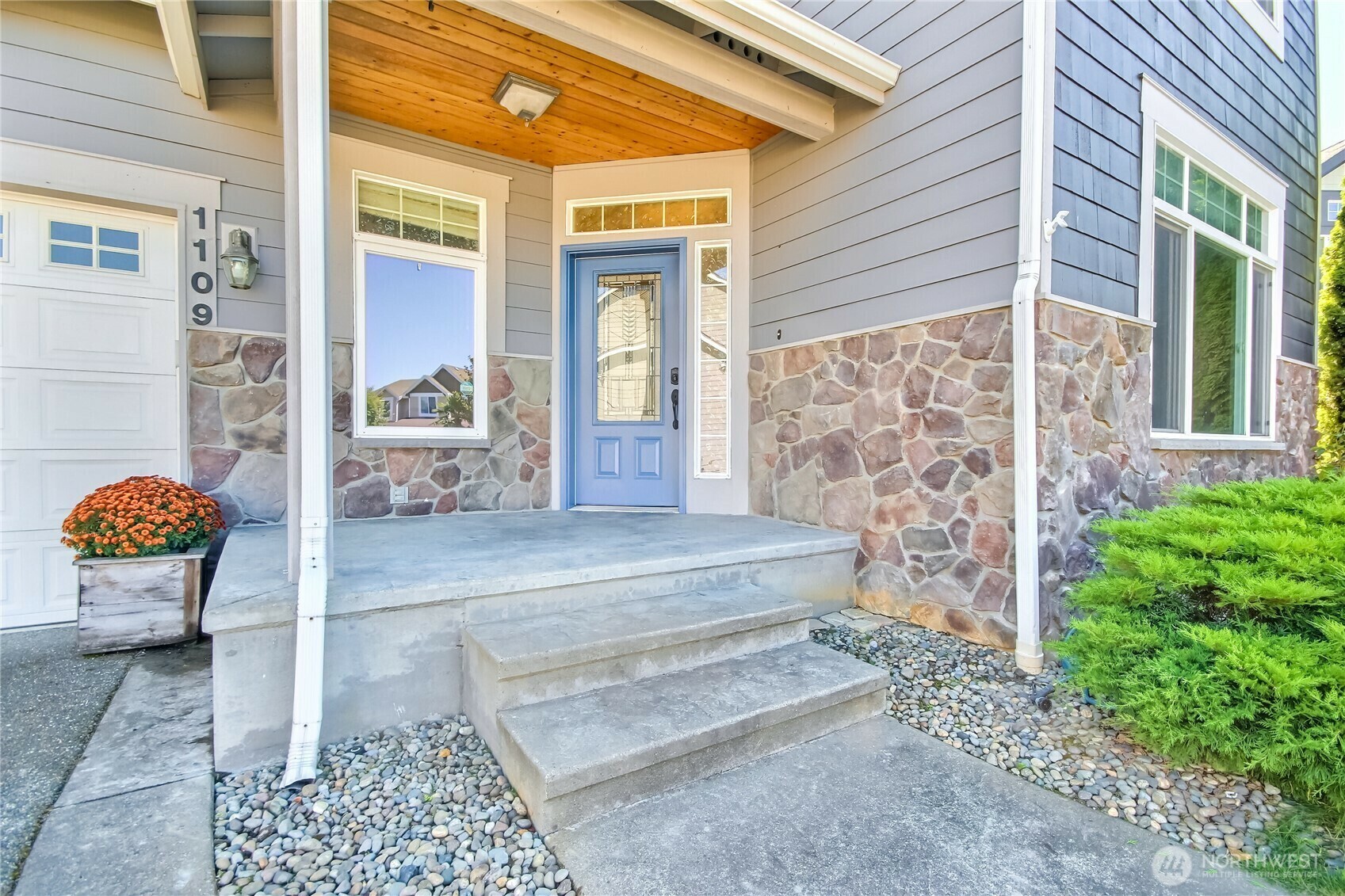 Property Photo: 1109 24th St NW WA 98371