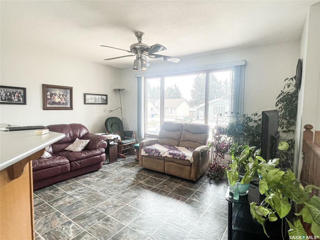 Photo de la propriété: 608 2nd Street W SK S9X 1E1