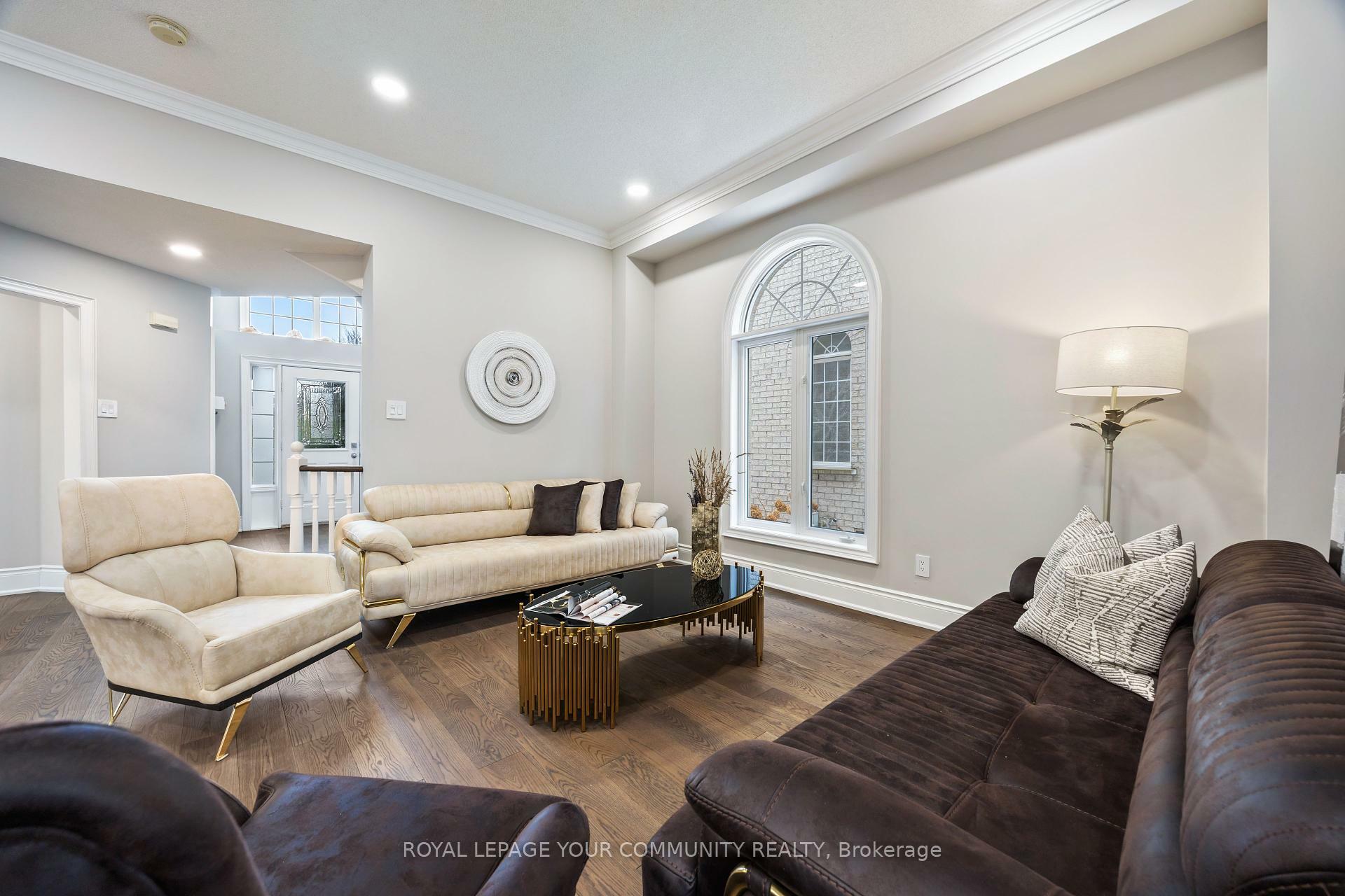 Property Photo: 50 Valley Ridge Avenue ON L4S 1Y1
