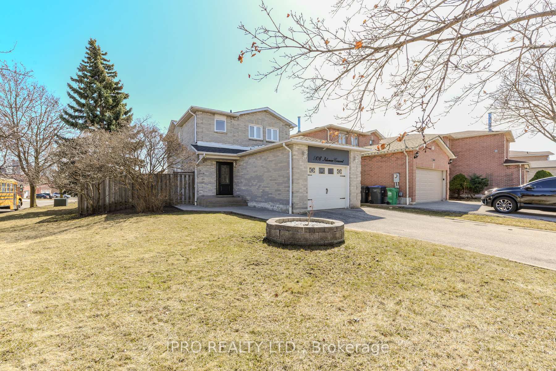 Property Photo: 5136 Palomar Crescent ON L5R 2X4