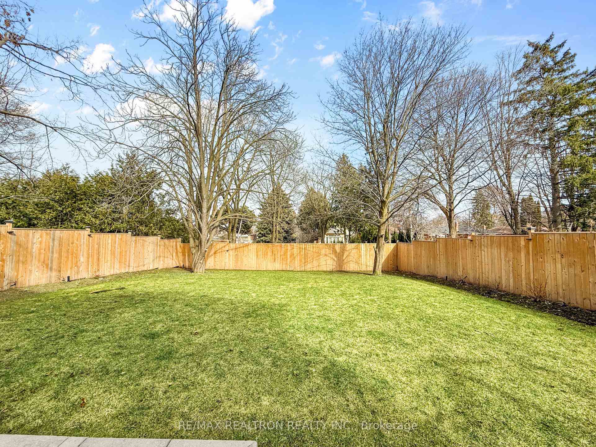 Property Photo: 185 Maxome Avenue ON M2M 3L1