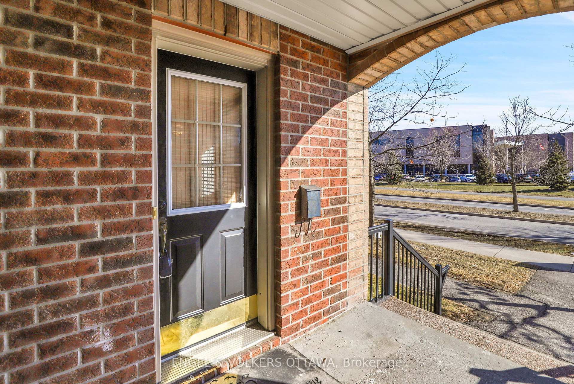 Property Photo: 811 Longfields Drive 10 ON K2J 5N2