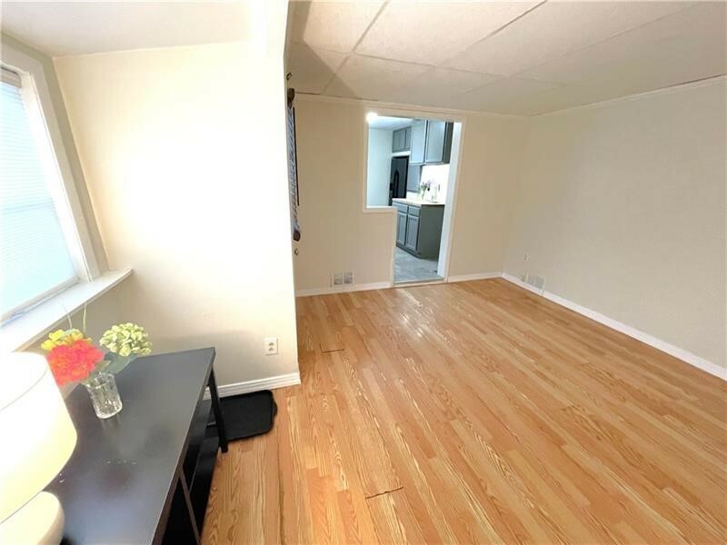 Property Photo: 202 Pine Ln PA 15044