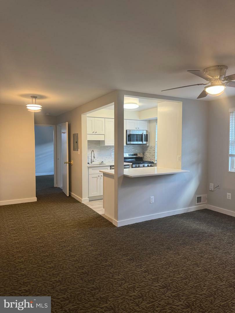 Property Photo: 2010 4th Street S 2 VA 22204