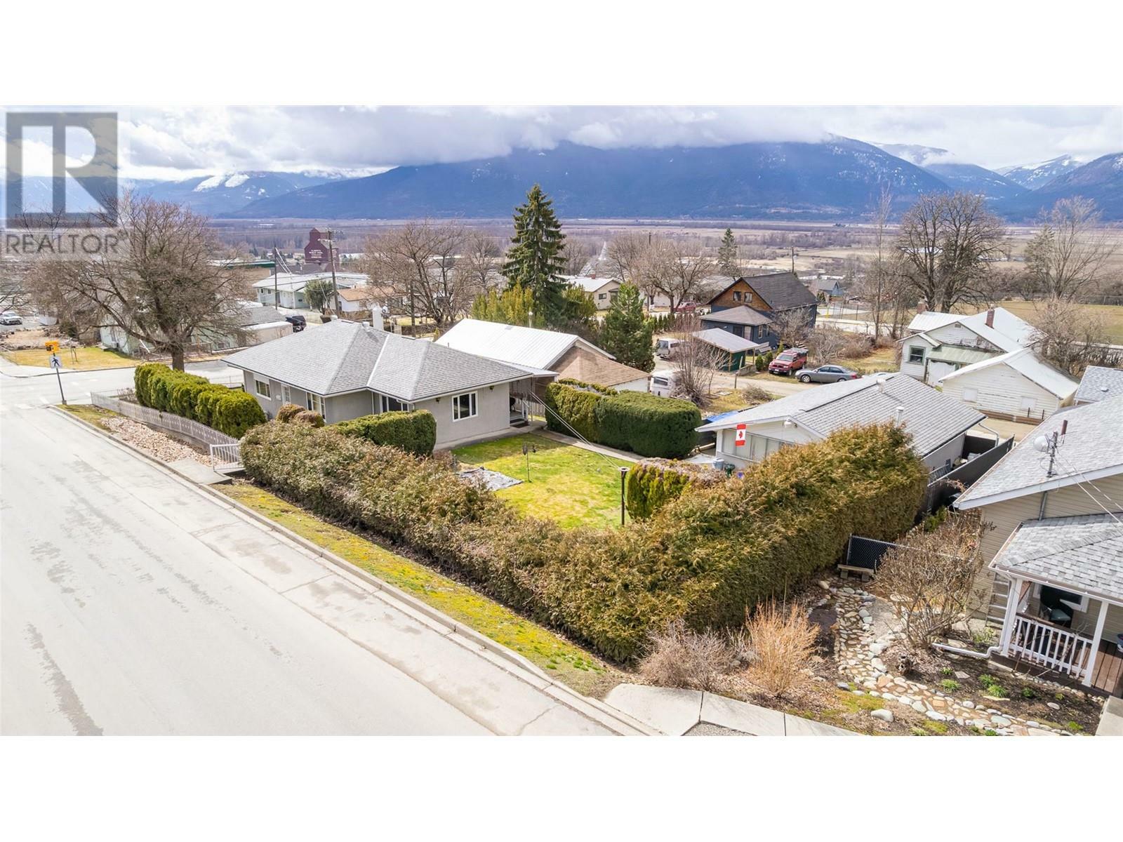 Photo de la propriété: 407 10th Avenue North BC V0B 1G4