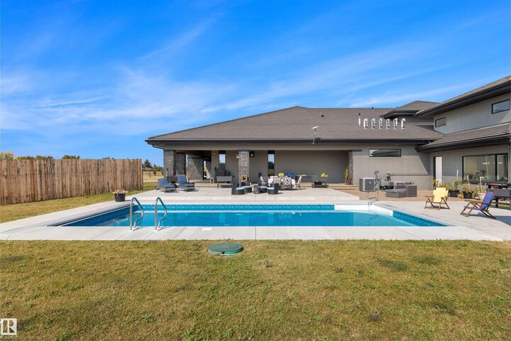 Property Photo: 25056 Twp Road 492 B AB T4X 2M6