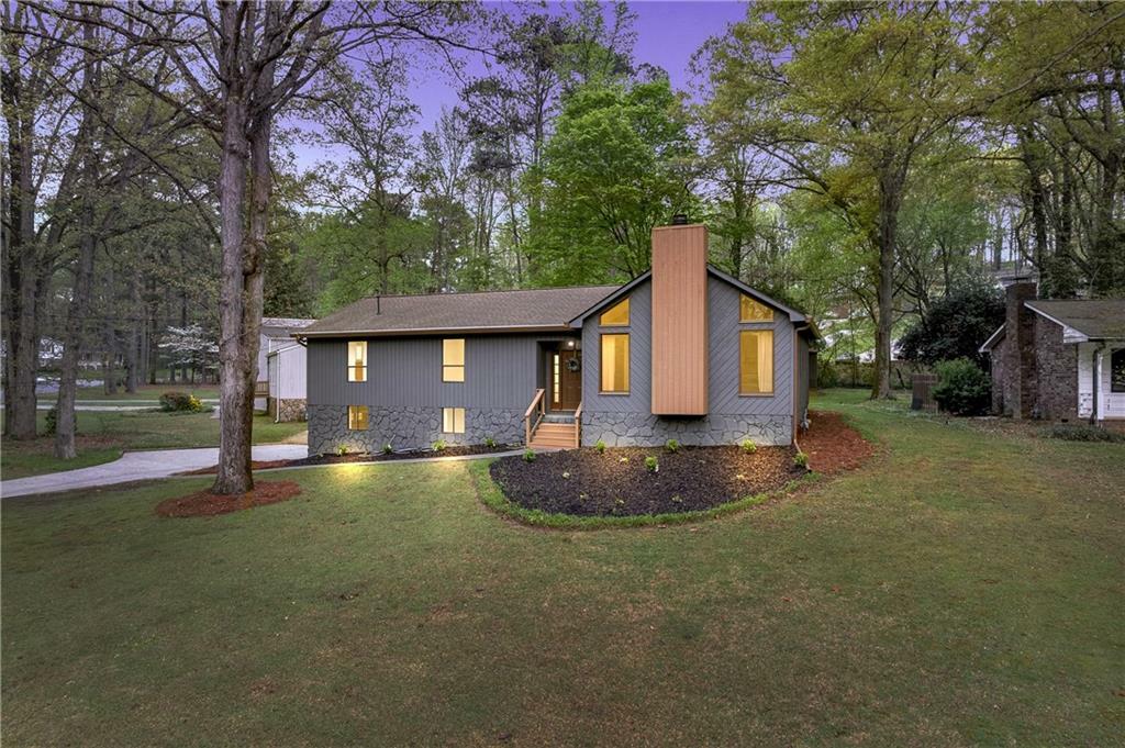 Property Photo: 2512 Hidden Hills Drive GA 30066