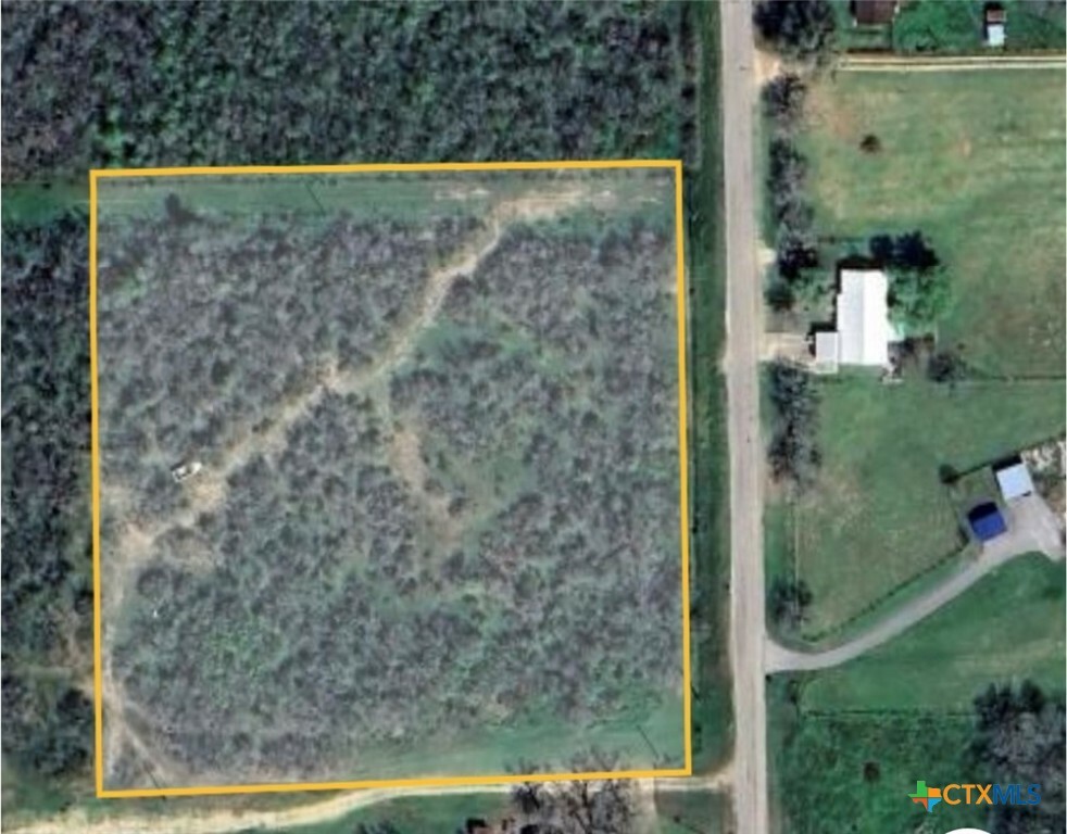 Property Photo:  650 McKnight Road  TX 78155 