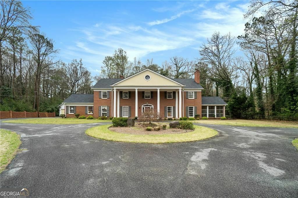 Property Photo: 3074 Cascade Road SW GA 30311