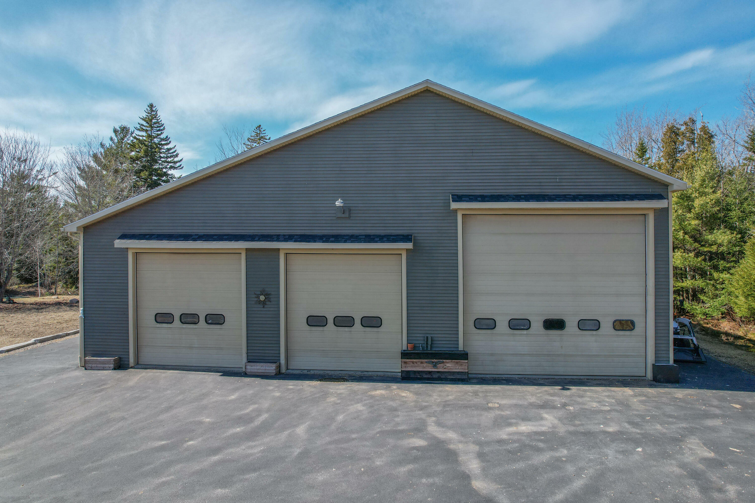 Property Photo: 152 W Bay Road ME 04607