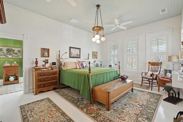 Property Photo:  813 W Main Street  TX 75165 