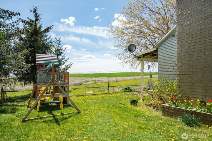 Property Photo:  390  Road L NW  WA 98858 