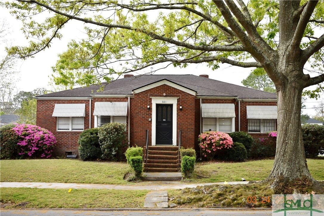 Property Photo:  601 E 52nd Street A  GA 31405 