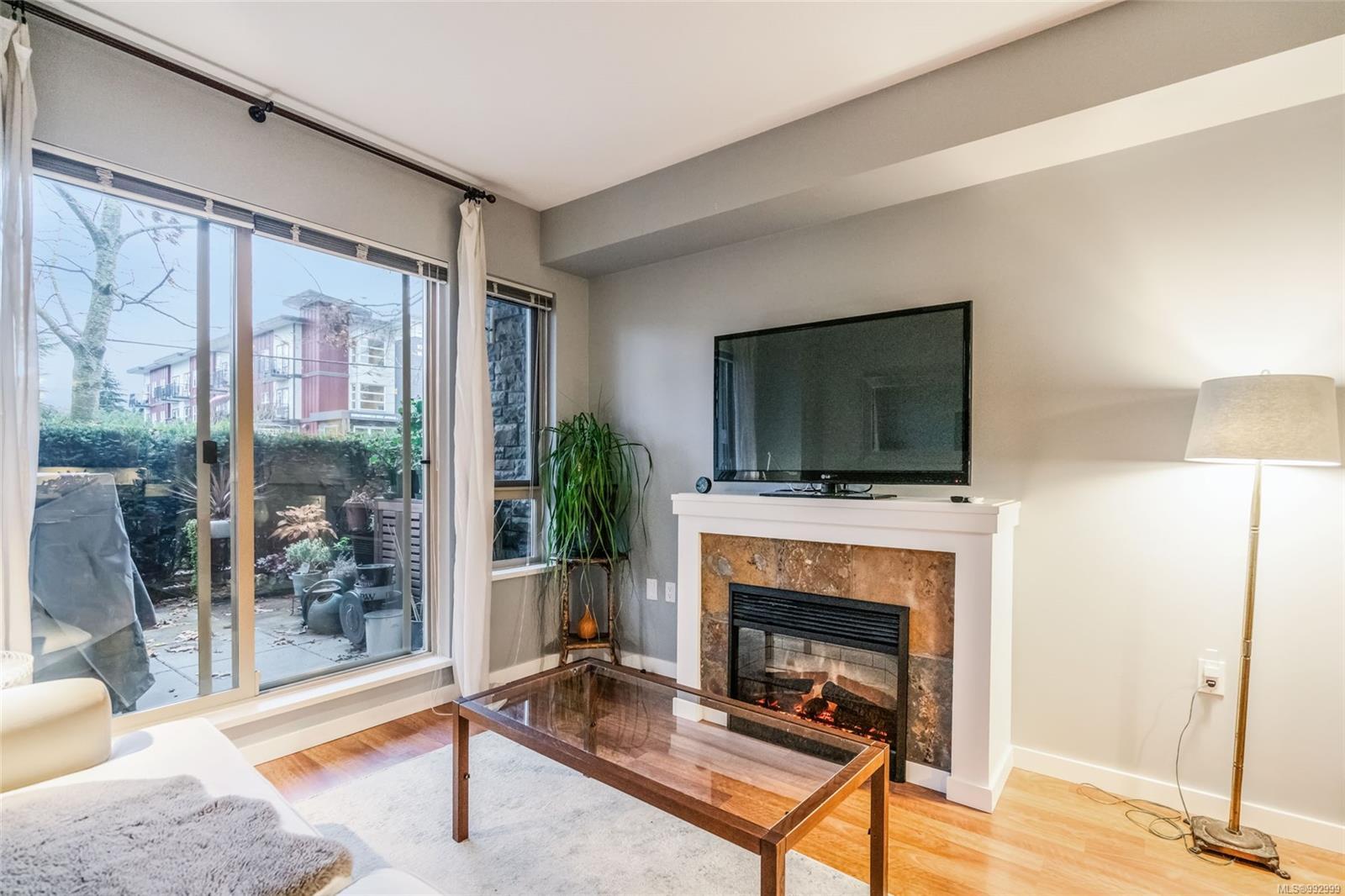 Property Photo: 297 Hirst Ave W 111 BC V9P 0A4
