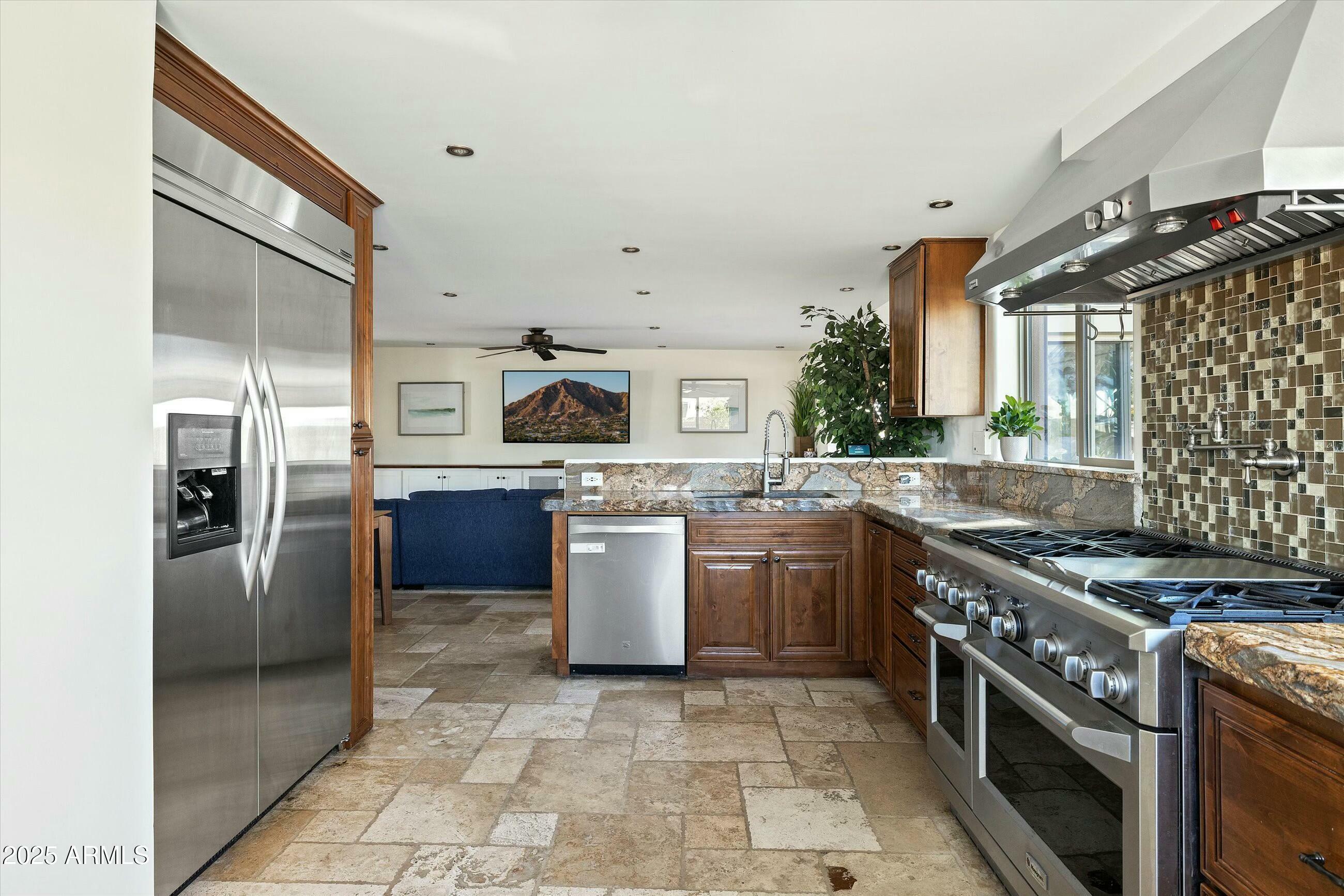 Property Photo: 13802 N 64th Place AZ 85254