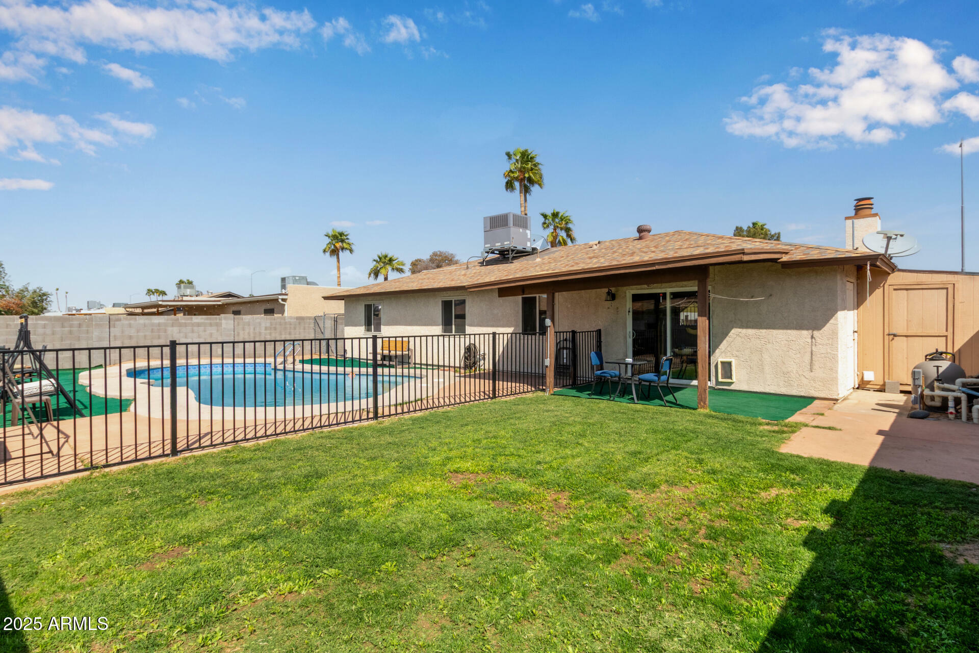 Property Photo: 2541 E Inverness Avenue AZ 85204